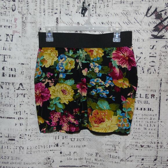 Sans Souci Floral Skirt Size L - Picture 3 of 5